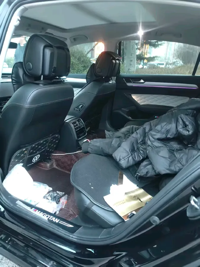 2025 Volkswagen Magotan 2.0T 186HP L4 7DCT,autocango,china used car exporter,china ev exporter,chinese used car exporter,chinese used ev exporter