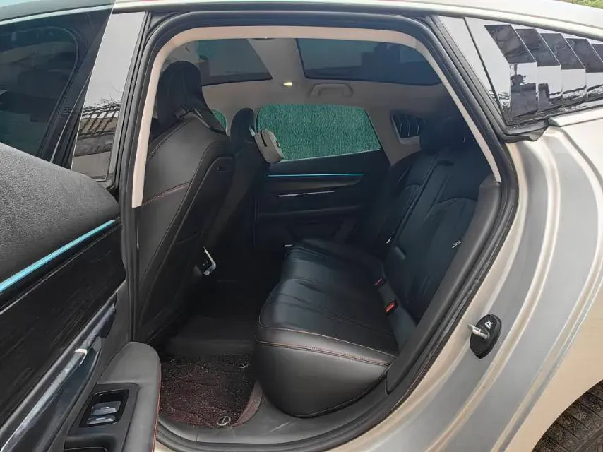 2022 Xpeng P7 BEV 83.1KWH,autocango,china used car exporter,china ev exporter,chinese used car exporter,chinese used ev exporter