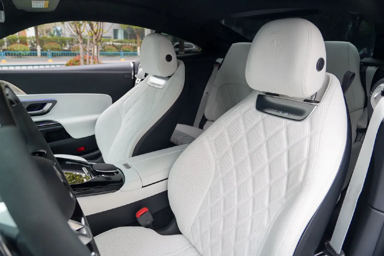 2026 Mercedes-Benz AMG GT 2.0T 421HP L4 9AT,autocango,china used car exporter,china ev exporter,chinese used car exporter,chinese used ev exporter