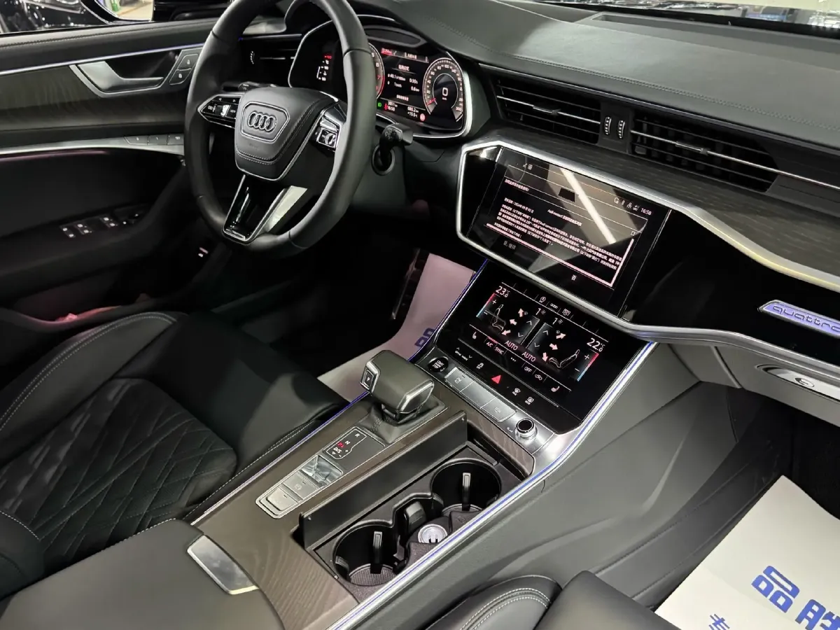 2025 Audi A6L 2.0T 245HP L4 7DCT,autocango,china used car exporter,china ev exporter,chinese used car exporter,chinese used ev exporter