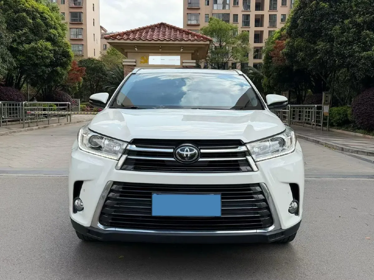 2018 Jeep Grand Commander 2.0T 265HP L4 9AT,autocango,china used car exporter,china ev exporter,chinese used car exporter,chinese used ev exporter