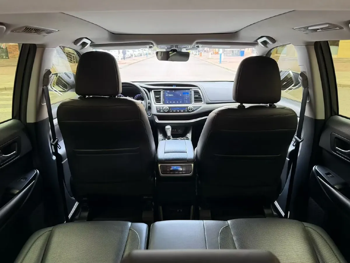 2018 Jeep Grand Commander 2.0T 265HP L4 9AT,autocango,china used car exporter,china ev exporter,chinese used car exporter,chinese used ev exporter