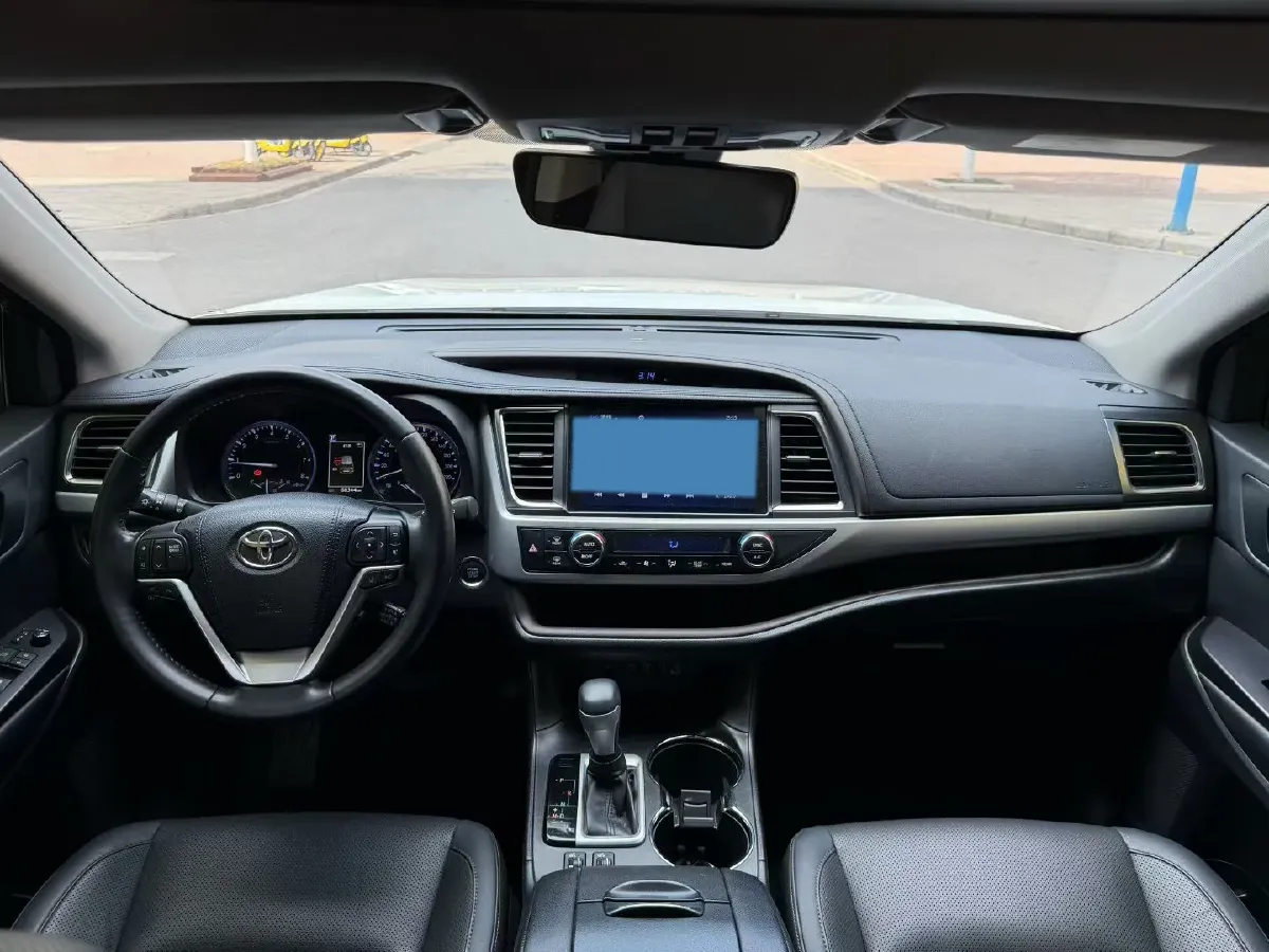 2018 Jeep Grand Commander 2.0T 265HP L4 9AT,autocango,china used car exporter,china ev exporter,chinese used car exporter,chinese used ev exporter