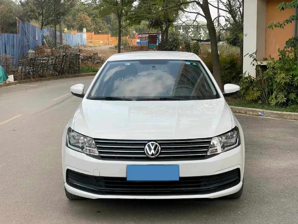 2018 Landwind XiaoYao 1.5T 163HP L4 CVT,autocango,china used car exporter,china ev exporter,chinese used car exporter,chinese used ev exporter