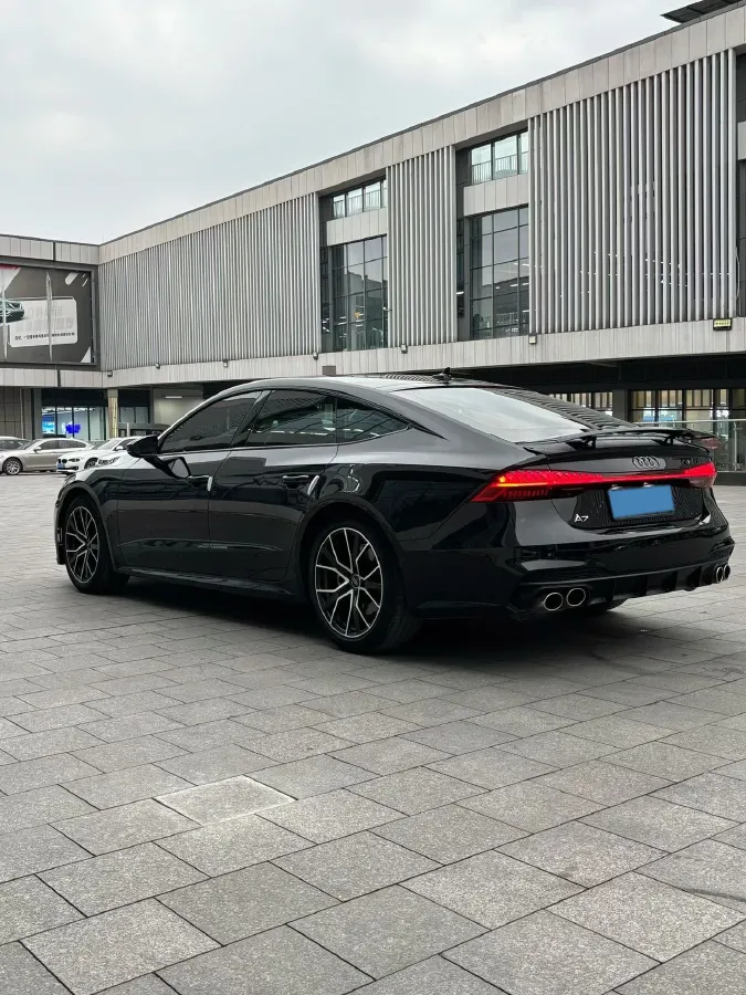 2021 Audi A7 2.0T 245HP L4 7DCT,autocango,china used car exporter,china ev exporter,chinese used car exporter,chinese used ev exporter