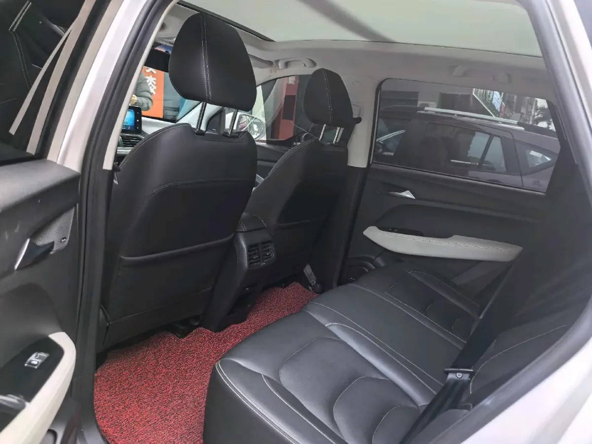 2019 BaoJun 530 1.5T 151HP L4 CVT,autocango,china used car exporter,china ev exporter,chinese used car exporter,chinese used ev exporter