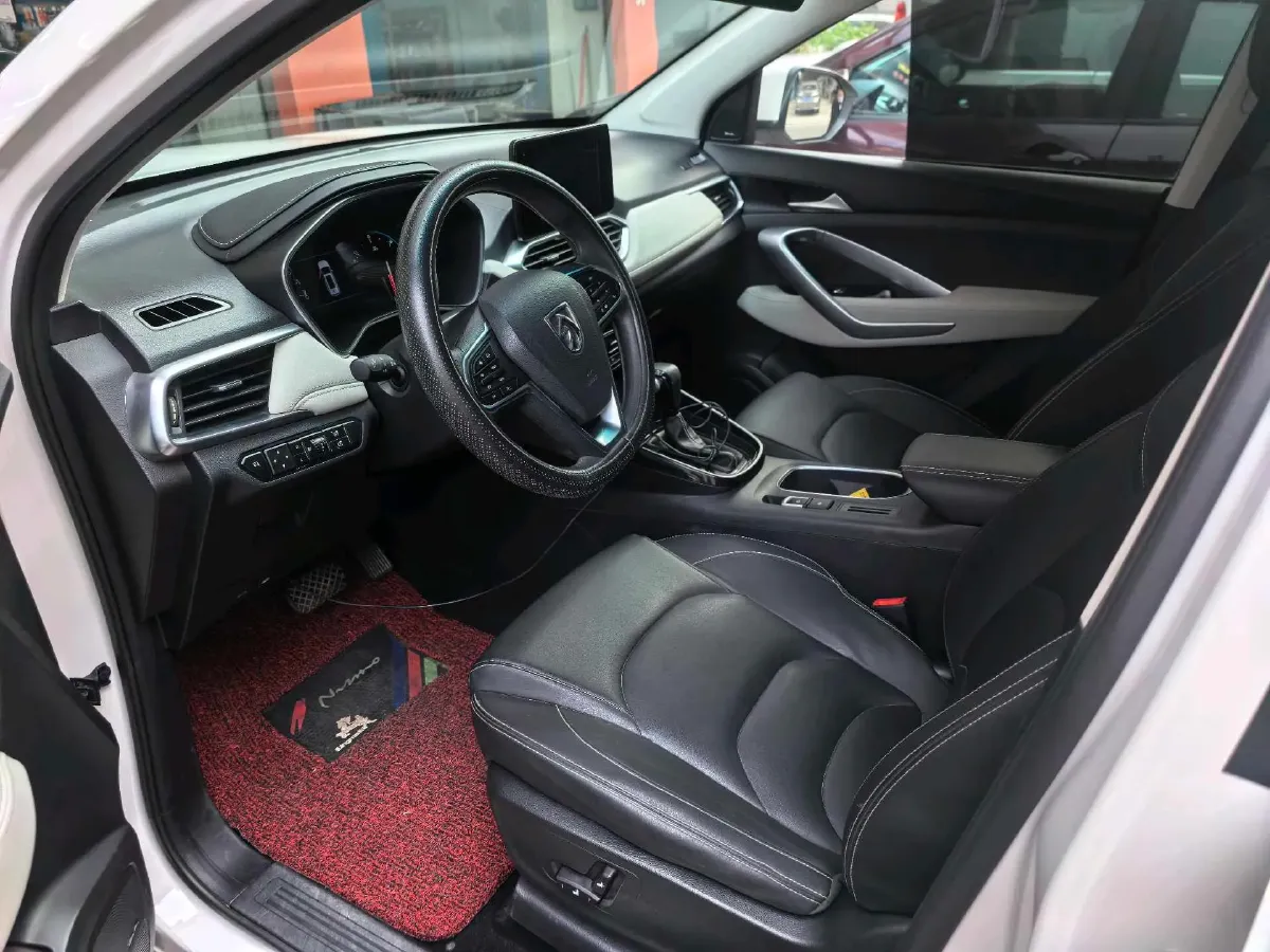 2019 BaoJun 530 1.5T 151HP L4 CVT,autocango,china used car exporter,china ev exporter,chinese used car exporter,chinese used ev exporter