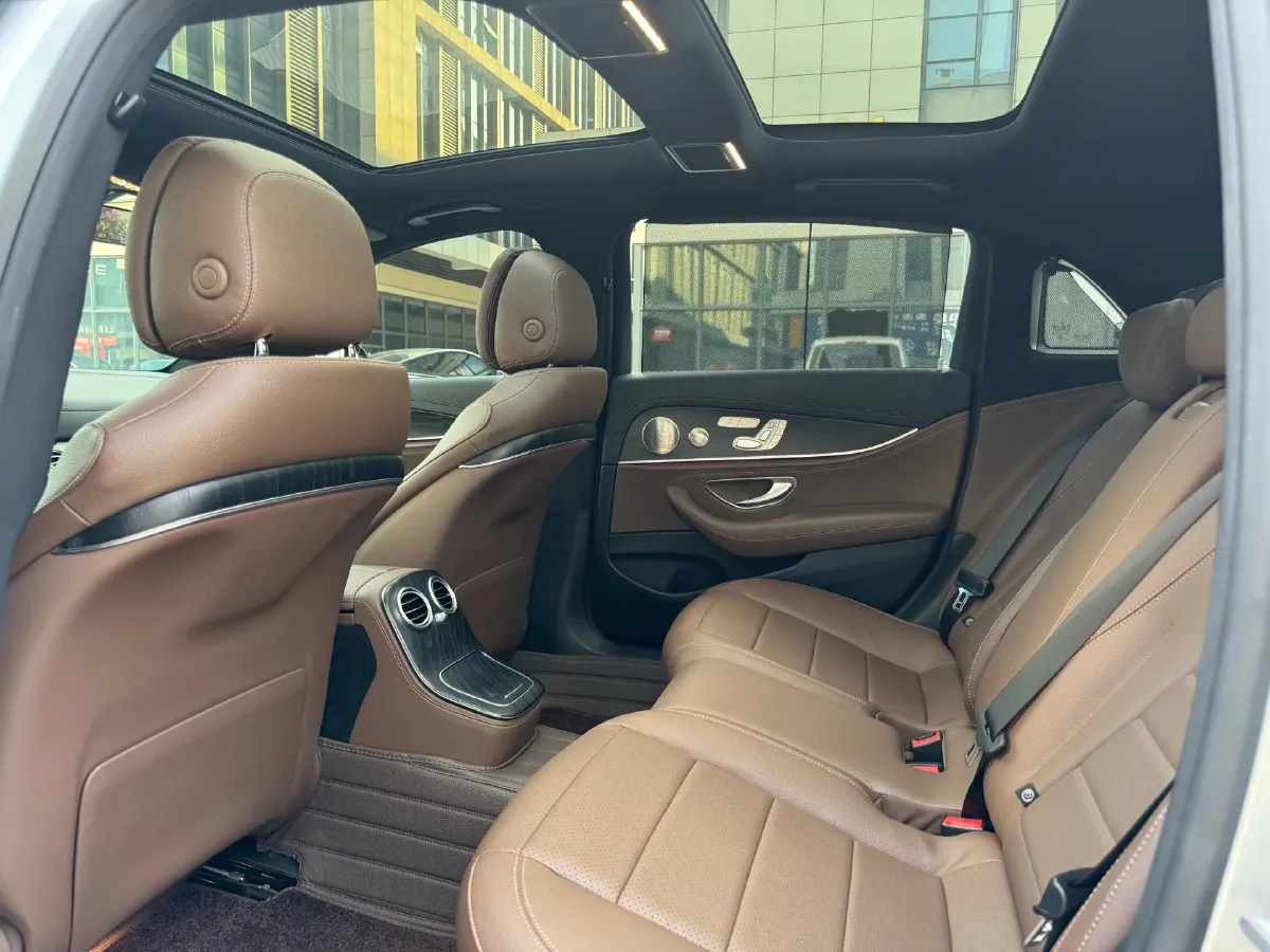 2021 Mercedes-Benz E Class 2.0T 258HP L4 9AT,autocango,china used car exporter,china ev exporter,chinese used car exporter,chinese used ev exporter