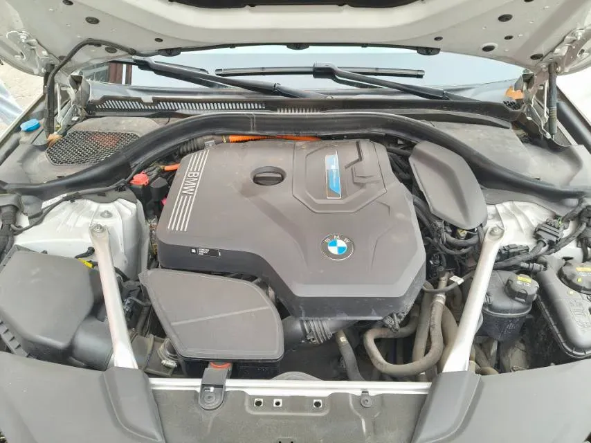 2021 BMW 5 Series 2.0T 184HP L4 8AT PHEV 17.7KWH,autocango,china used car exporter,china ev exporter,chinese used car exporter,chinese used ev exporter