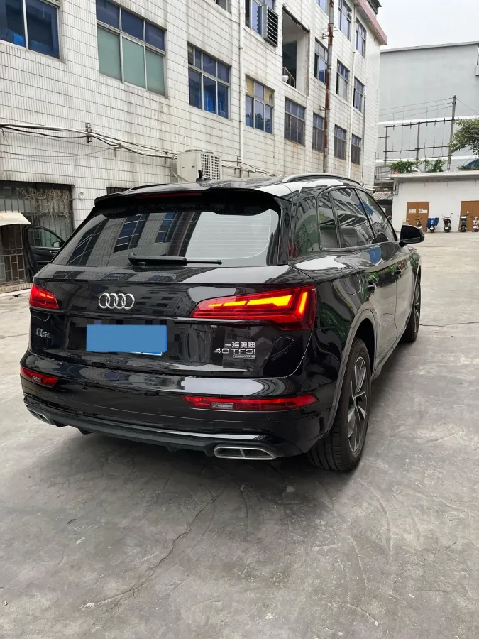 2023 Audi Q5L 2.0T 190HP L4 7DCT,autocango,china used car exporter,china ev exporter,chinese used car exporter,chinese used ev exporter