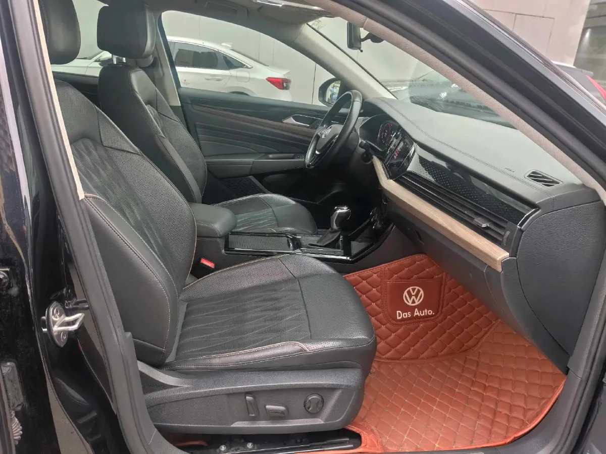 2020 Volkswagen Passat 2.0T 186HP L4 7DCT,autocango,china used car exporter,china ev exporter,chinese used car exporter,chinese used ev exporter