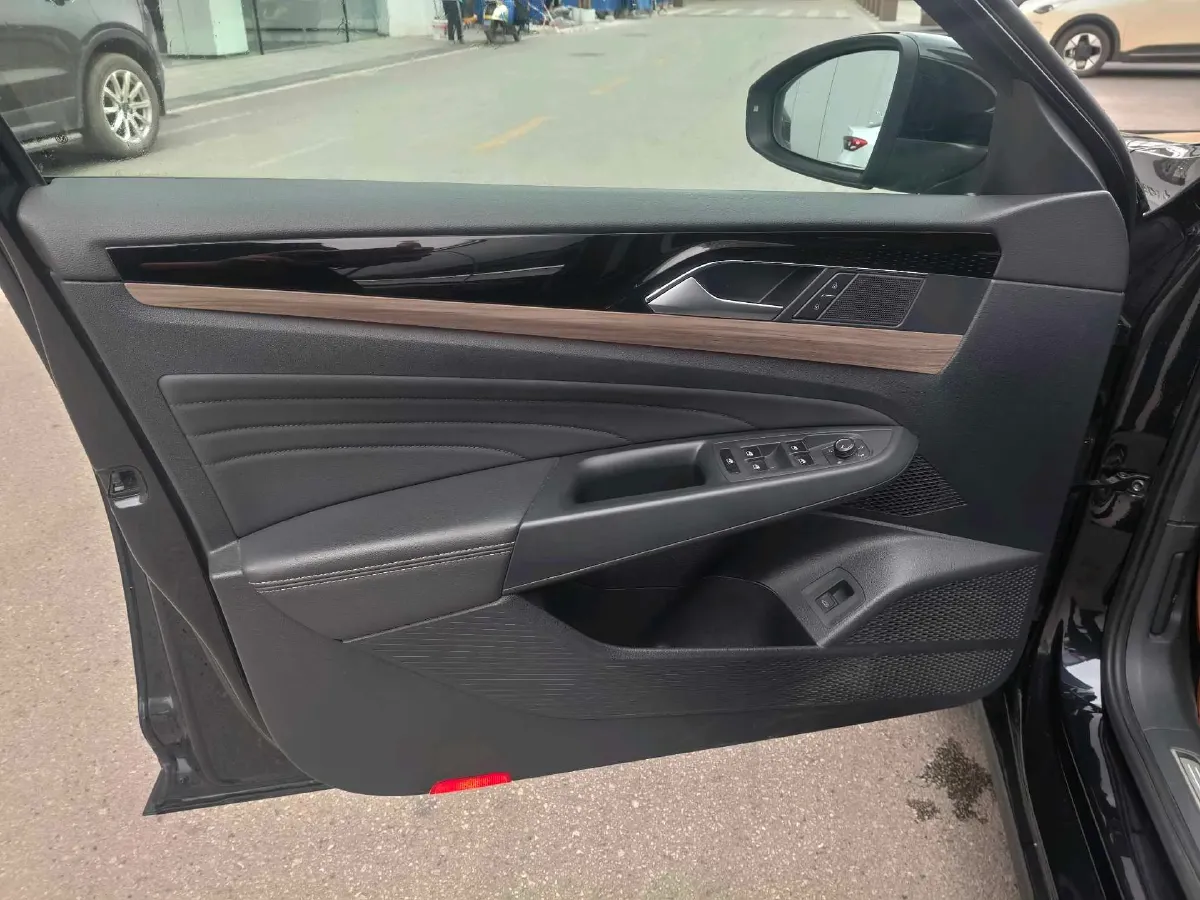 2020 Volkswagen Passat 2.0T 186HP L4 7DCT,autocango,china used car exporter,china ev exporter,chinese used car exporter,chinese used ev exporter