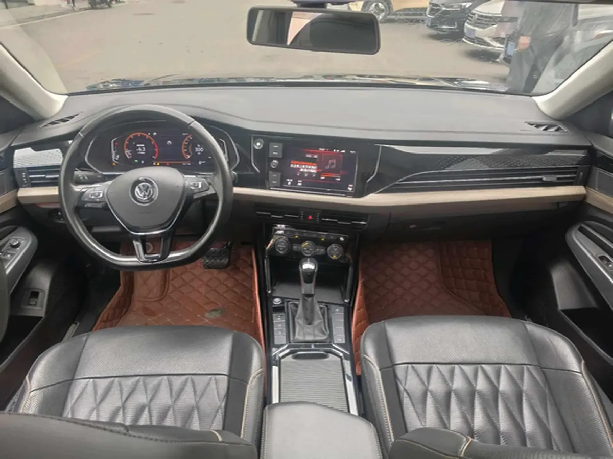 2020 Volkswagen Passat 2.0T 186HP L4 7DCT,autocango,china used car exporter,china ev exporter,chinese used car exporter,chinese used ev exporter