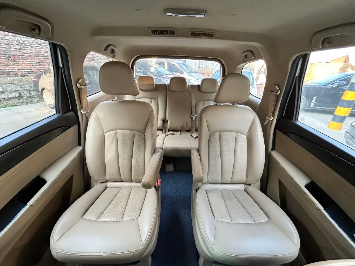 2016 BaoJun 730 1.5L 112HP L4 5MT,autocango,china used car exporter,china ev exporter,chinese used car exporter,chinese used ev exporter