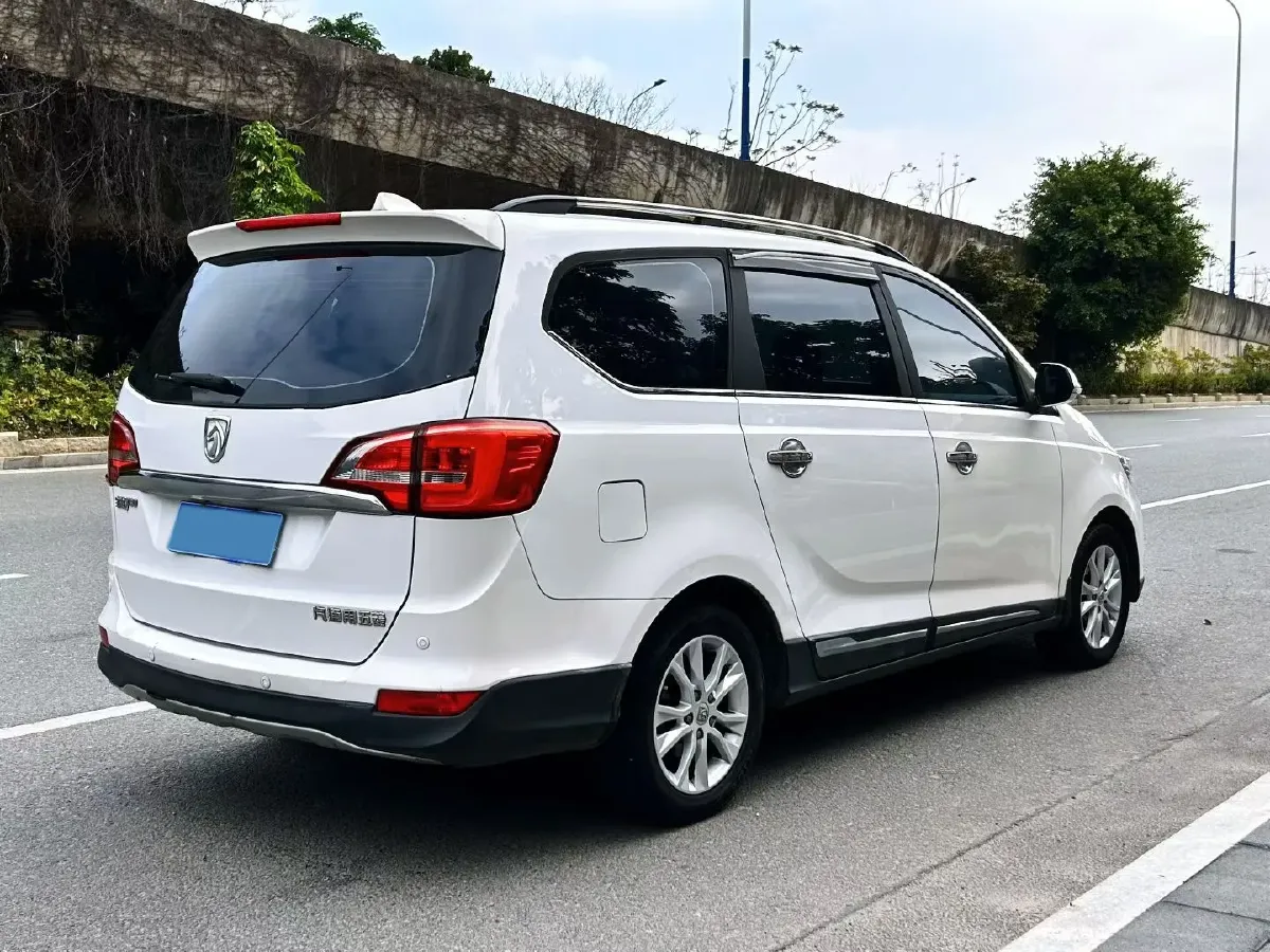 2016 BaoJun 730 1.5L 112HP L4 5MT,autocango,china used car exporter,china ev exporter,chinese used car exporter,chinese used ev exporter