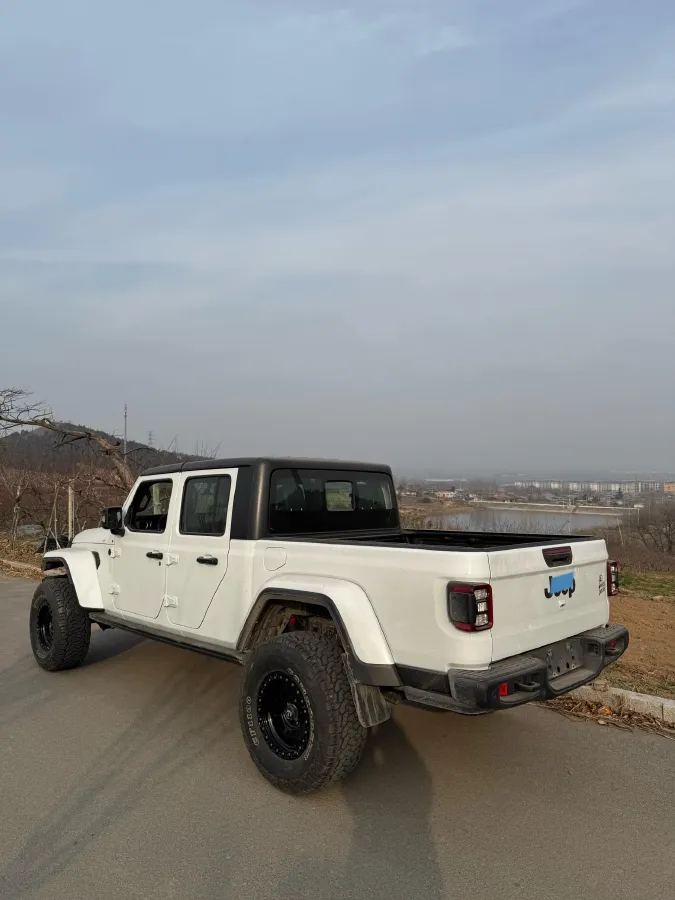 2022 Jeep Gladiator 3.6L 284HP V6 8AT,autocango,china used car exporter,china ev exporter,chinese used car exporter,chinese used ev exporter
