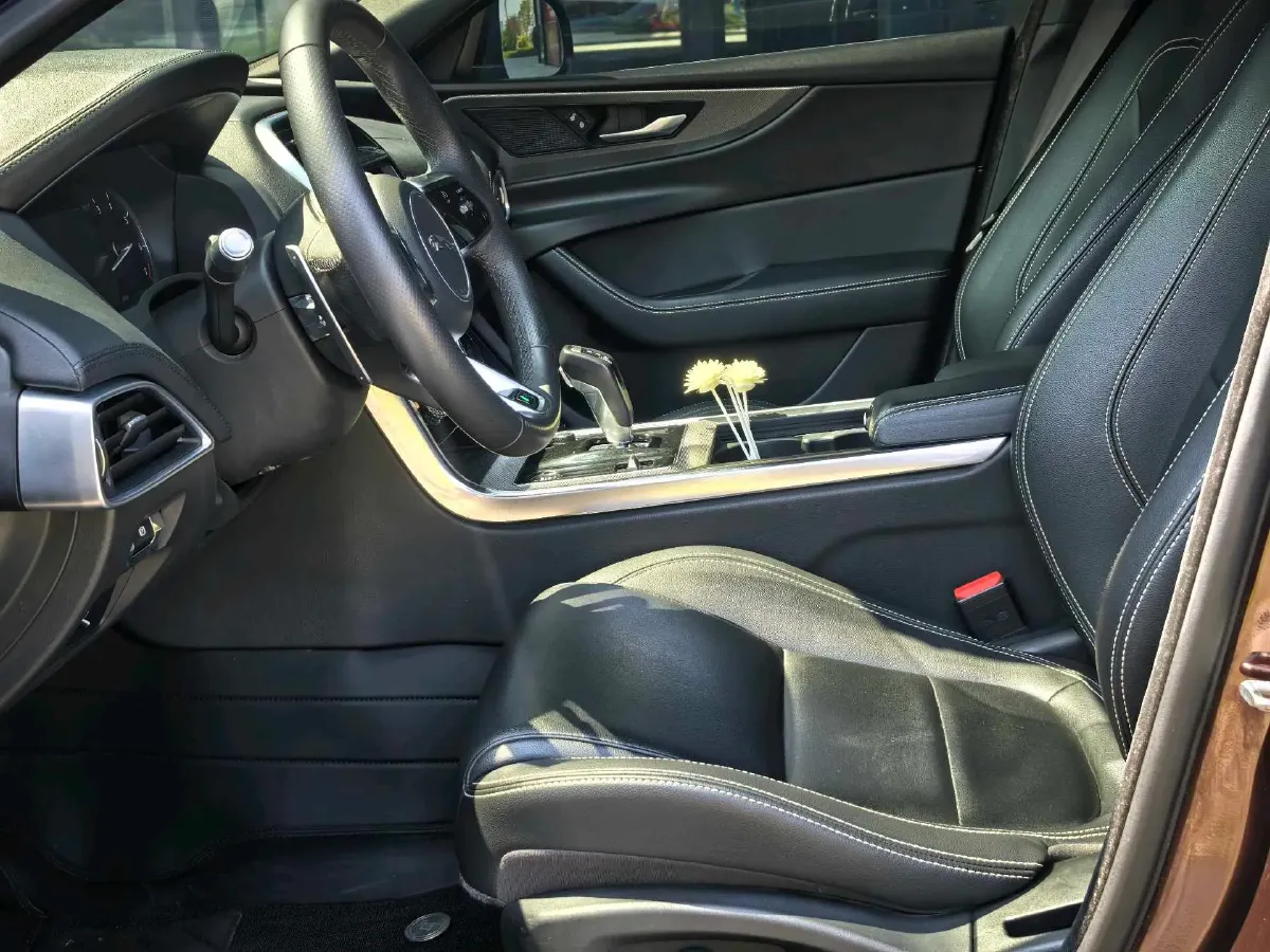 2020 Jaguar XEL 2.0T 200HP L4 8AT,autocango,china used car exporter,china ev exporter,chinese used car exporter,chinese used ev exporter