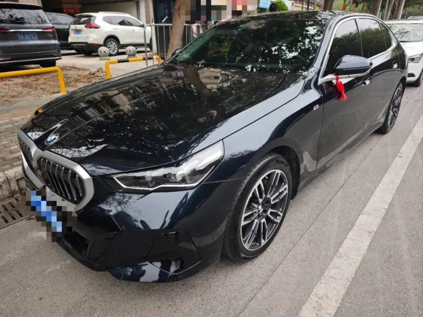 2024 BMW 5 Series 2.0T 258HP L4 8AT,autocango,china used car exporter,china ev exporter,chinese used car exporter,chinese used ev exporter