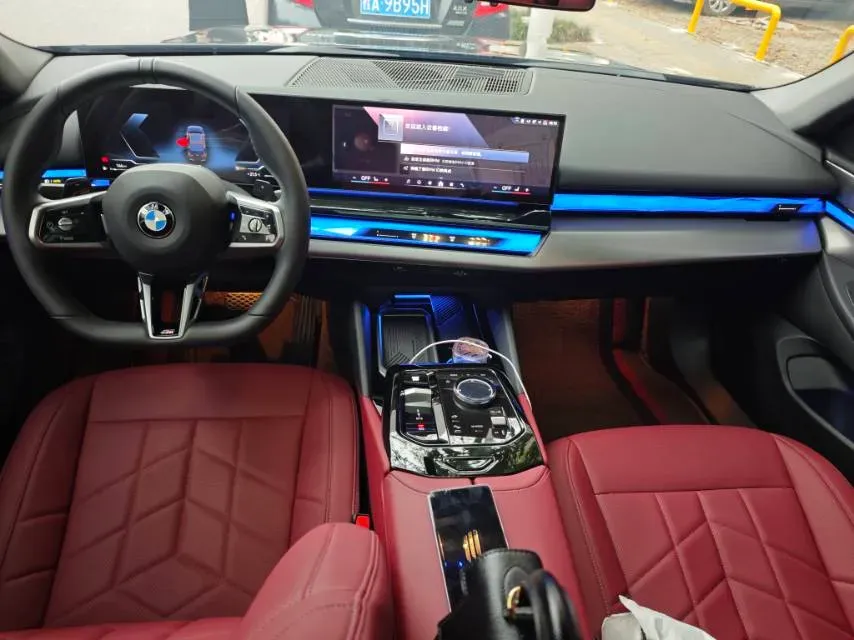 2024 BMW 5 Series 2.0T 258HP L4 8AT,autocango,china used car exporter,china ev exporter,chinese used car exporter,chinese used ev exporter