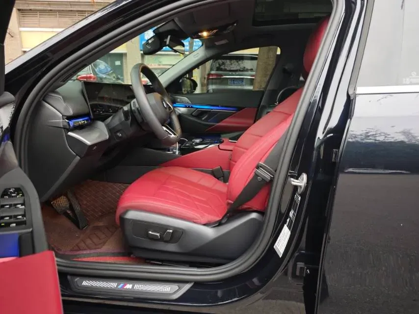 2024 BMW 5 Series 2.0T 258HP L4 8AT,autocango,china used car exporter,china ev exporter,chinese used car exporter,chinese used ev exporter