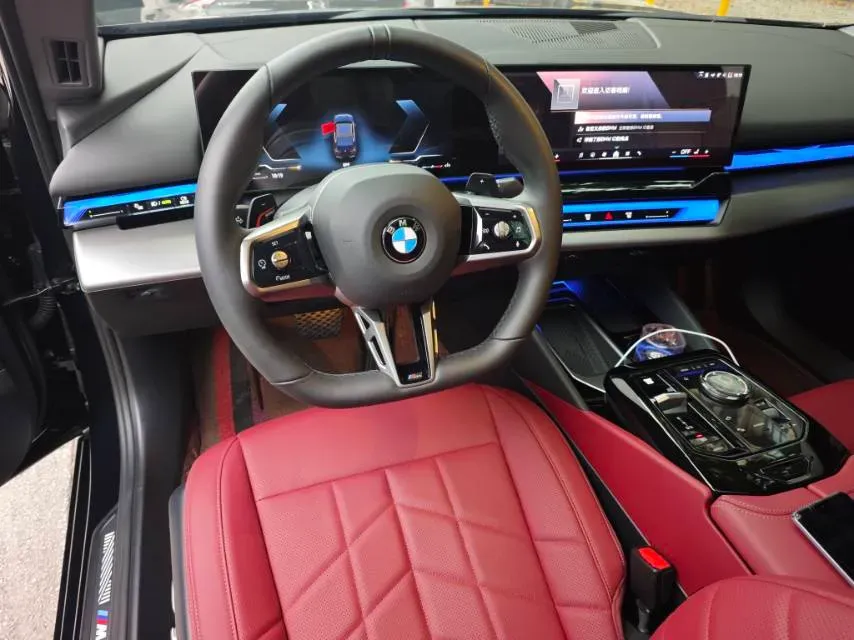 2024 BMW 5 Series 2.0T 258HP L4 8AT,autocango,china used car exporter,china ev exporter,chinese used car exporter,chinese used ev exporter
