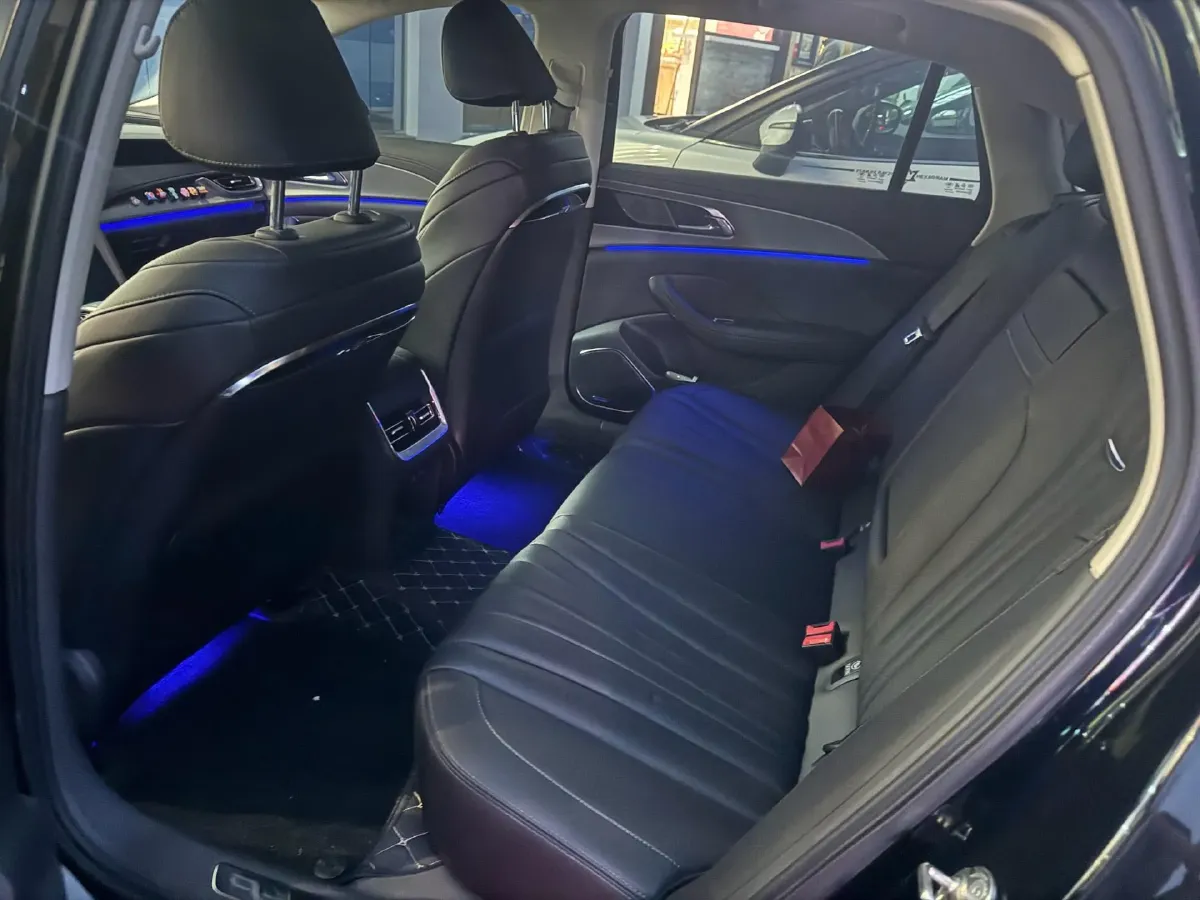 2024 HongQi H5 2.0T 224HP L4 8AT,autocango,china used car exporter,china ev exporter,chinese used car exporter,chinese used ev exporter