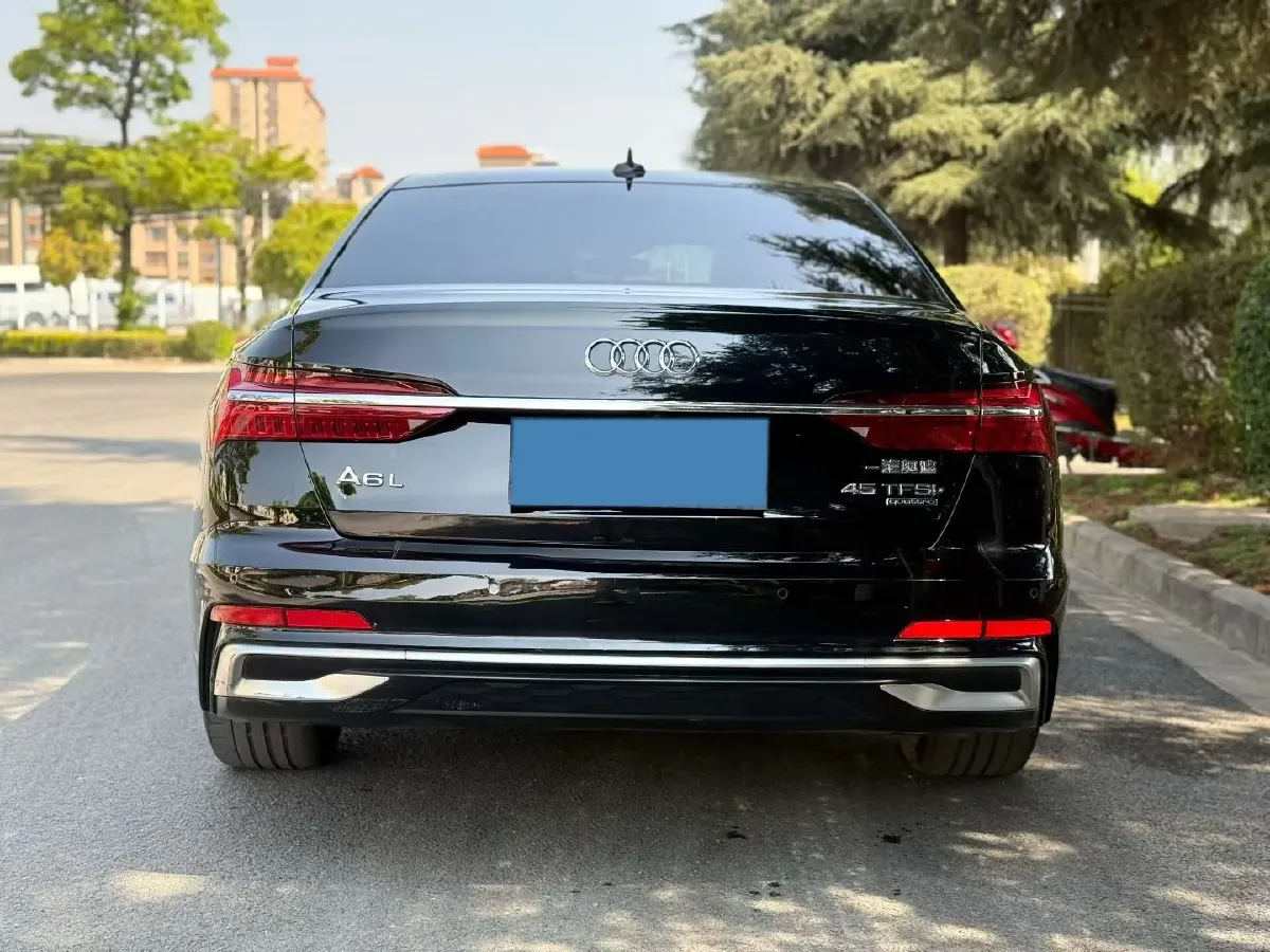 2022 Audi A6L 2.0T 224HP L4 7DCT,autocango,china used car exporter,china ev exporter,chinese used car exporter,chinese used ev exporter
