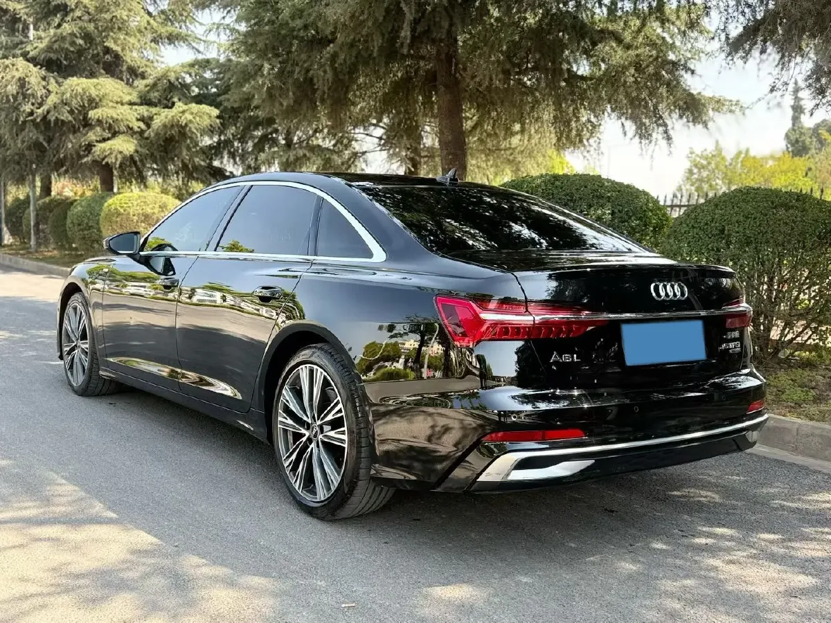 2022 Audi A6L 2.0T 224HP L4 7DCT,autocango,china used car exporter,china ev exporter,chinese used car exporter,chinese used ev exporter