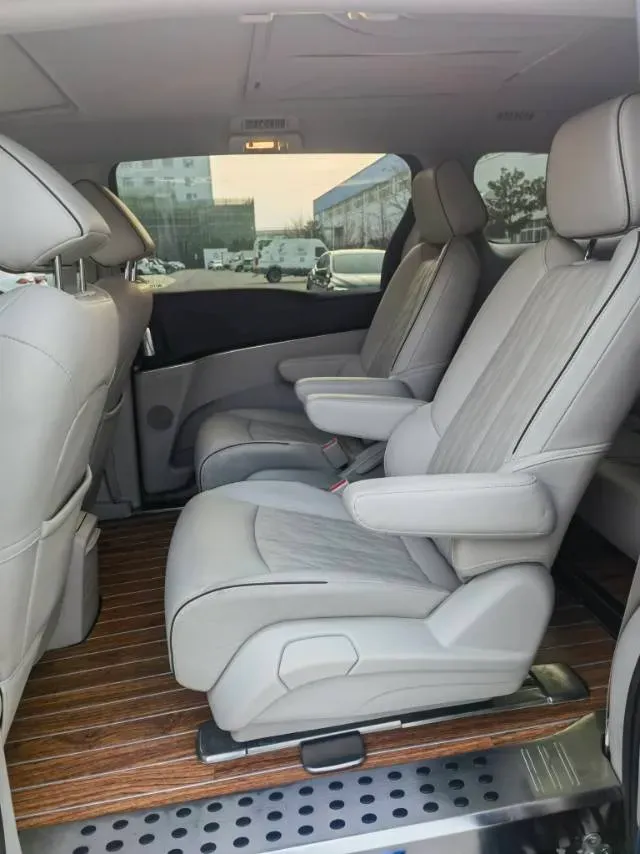 2021 Buick GL8 2.0T 237HP L4 9AT,autocango,china used car exporter,china ev exporter,chinese used car exporter,chinese used ev exporter