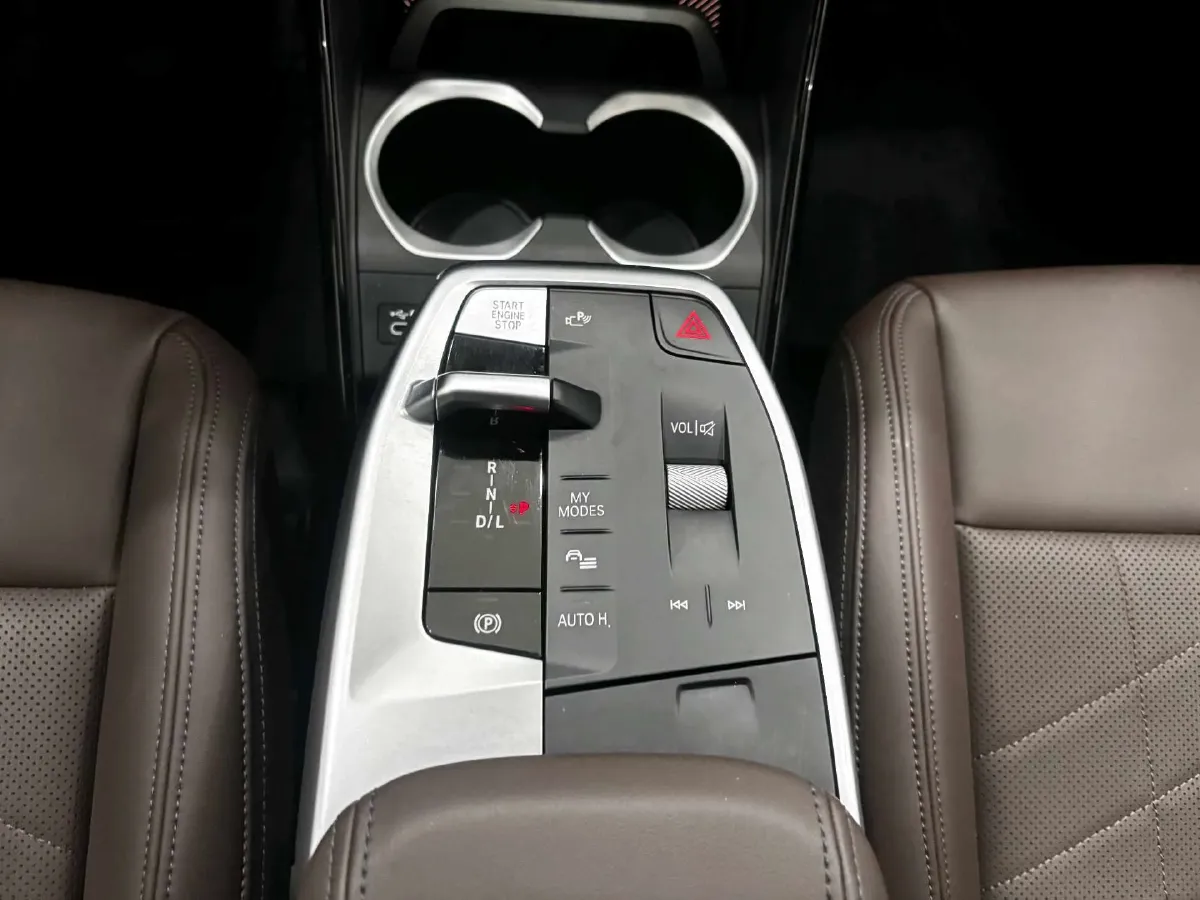 2024 BMW X1 2.0T 204HP L4 7DCT,autocango,china used car exporter,china ev exporter,chinese used car exporter,chinese used ev exporter