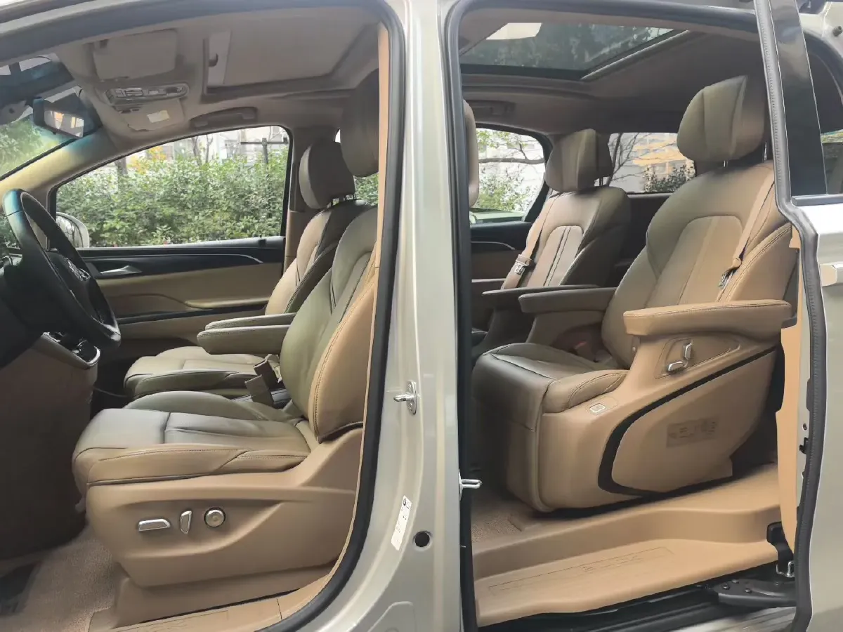 2021 Buick GL8 2.0T 237HP L4 9AT,autocango,china used car exporter,china ev exporter,chinese used car exporter,chinese used ev exporter