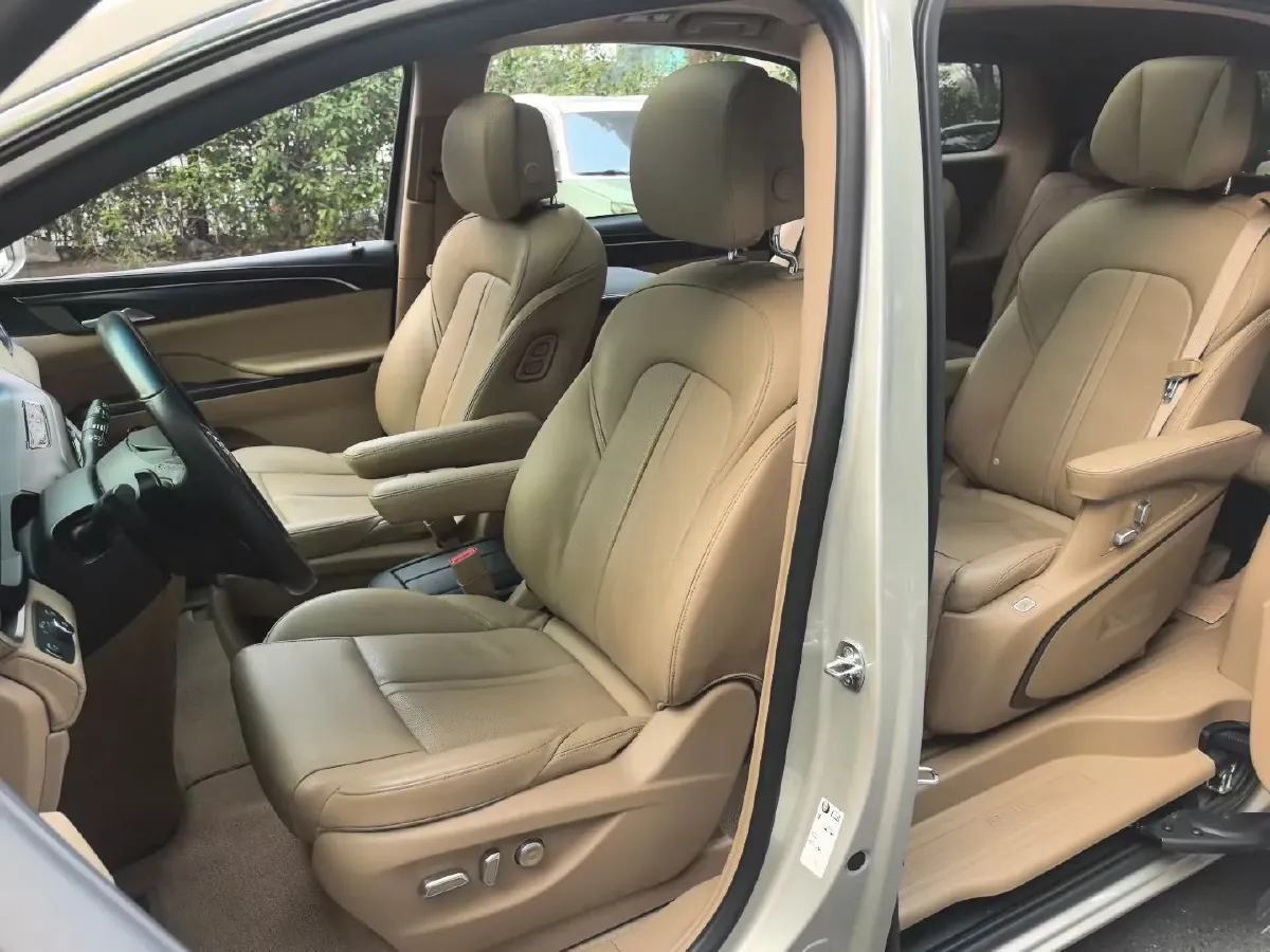 2021 Buick GL8 2.0T 237HP L4 9AT,autocango,china used car exporter,china ev exporter,chinese used car exporter,chinese used ev exporter