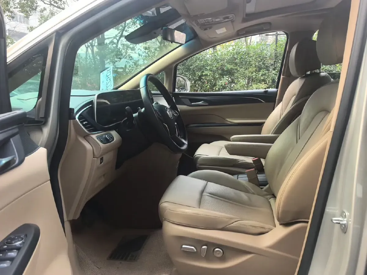 2021 Buick GL8 2.0T 237HP L4 9AT,autocango,china used car exporter,china ev exporter,chinese used car exporter,chinese used ev exporter
