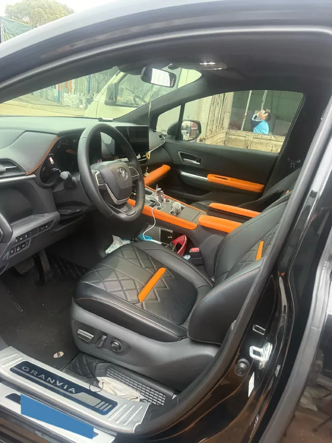 2024 Toyota Granvia 2.5L 189HP L4 E-CVT Hybrid,autocango,china used car exporter,china ev exporter,chinese used car exporter,chinese used ev exporter