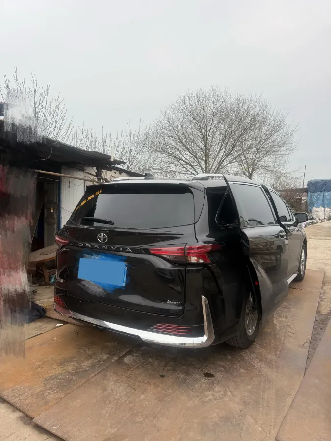 2024 Toyota Granvia 2.5L 189HP L4 E-CVT Hybrid,autocango,china used car exporter,china ev exporter,chinese used car exporter,chinese used ev exporter
