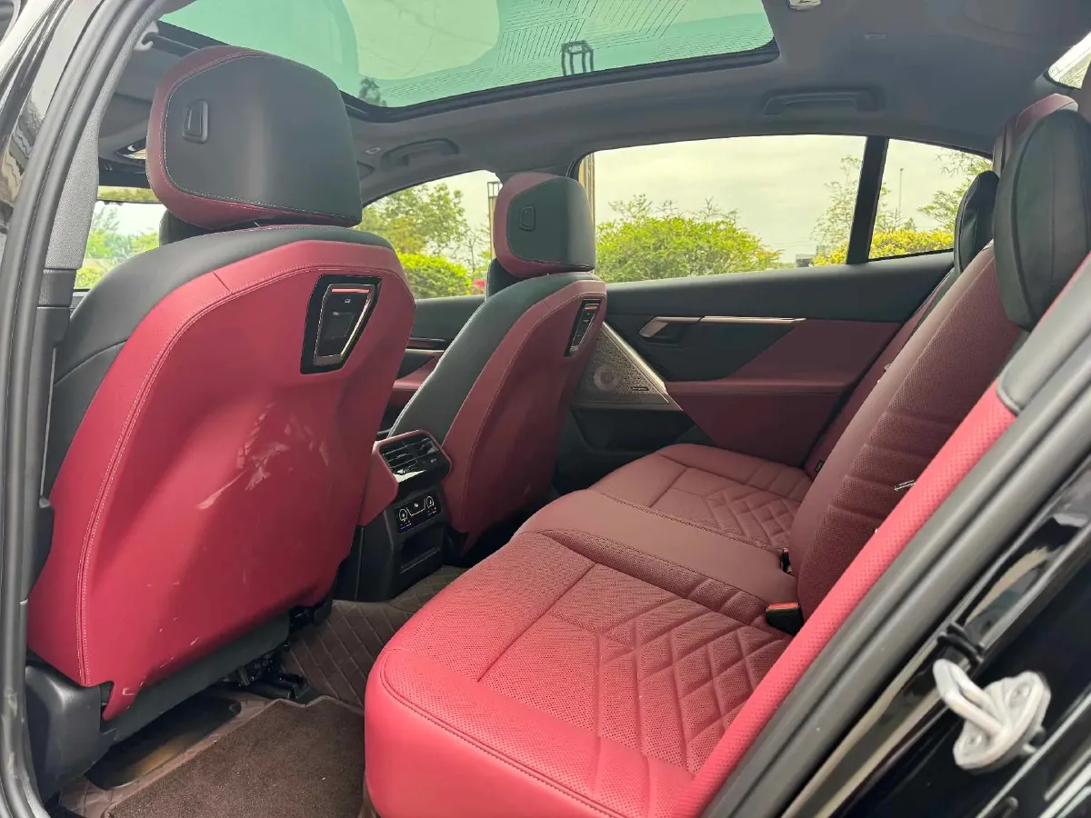 2025 BMW 5 Series 2.0T 258HP L4 8AT,autocango,china used car exporter,china ev exporter,chinese used car exporter,chinese used ev exporter