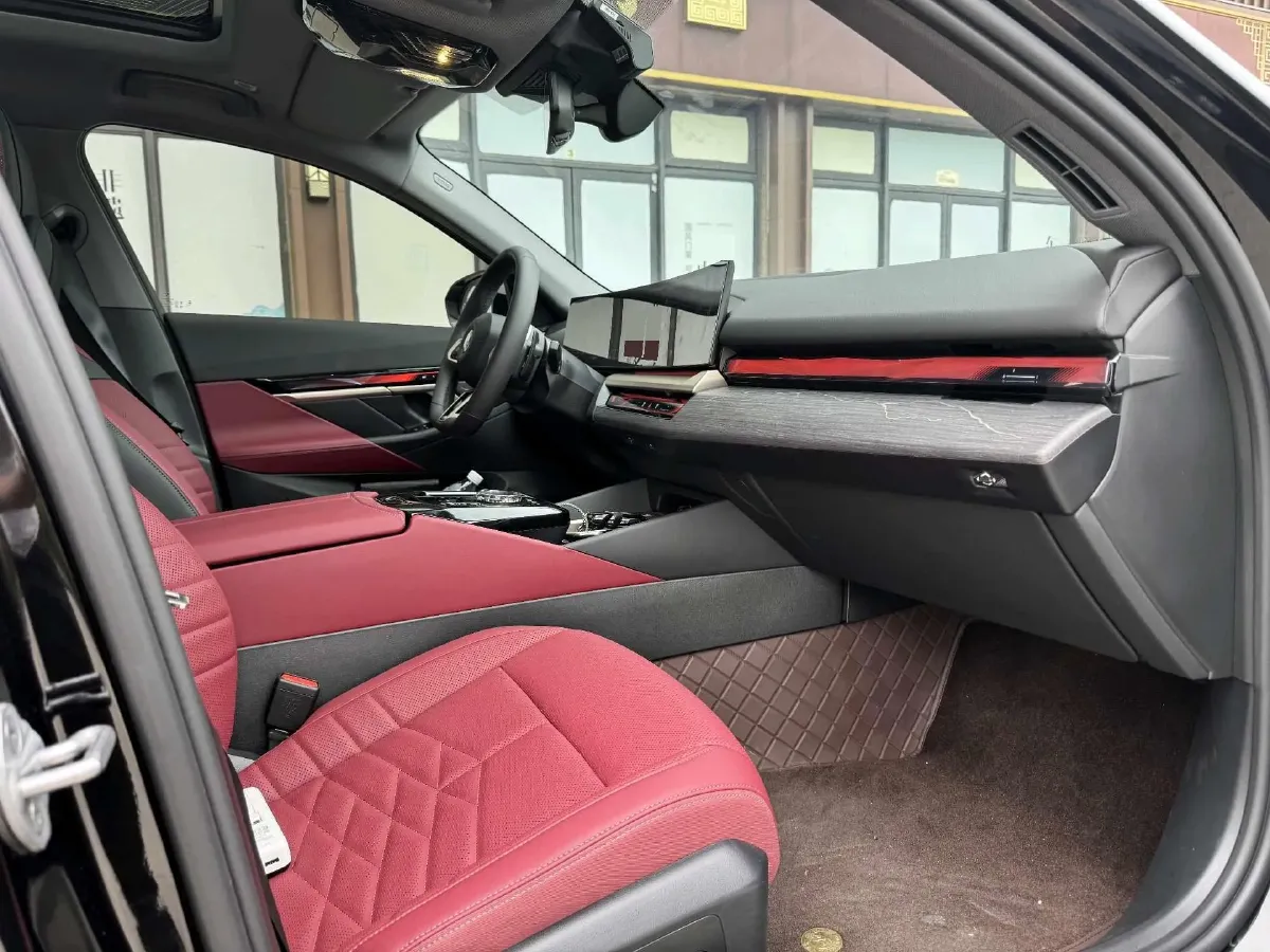 2025 BMW 5 Series 2.0T 258HP L4 8AT,autocango,china used car exporter,china ev exporter,chinese used car exporter,chinese used ev exporter