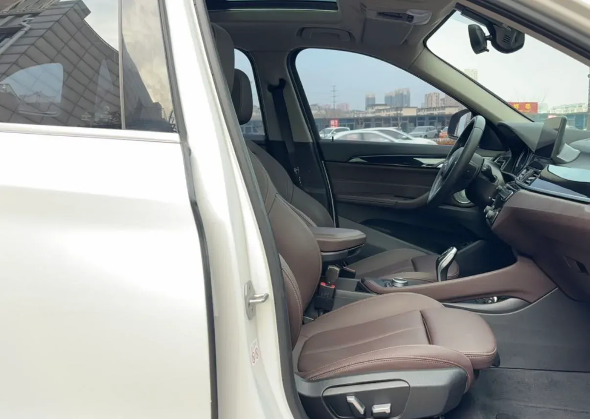 2021 BMW X1 2.0T 192HP L4 7DCT,autocango,china used car exporter,china ev exporter,chinese used car exporter,chinese used ev exporter