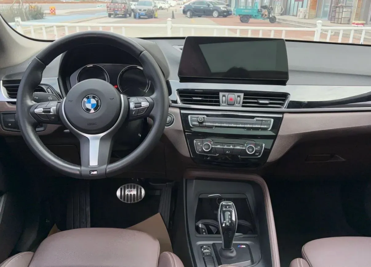 2021 BMW X1 2.0T 192HP L4 7DCT,autocango,china used car exporter,china ev exporter,chinese used car exporter,chinese used ev exporter