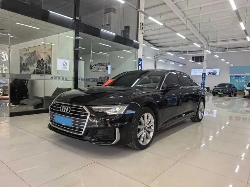 2022 Audi A6L 2.0T 224HP L4 7DCT,autocango,china used car exporter,china ev exporter,chinese used car exporter,chinese used ev exporter