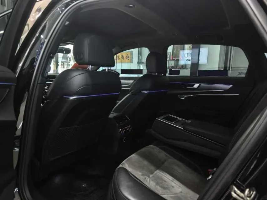 2022 Audi A6L 2.0T 224HP L4 7DCT,autocango,china used car exporter,china ev exporter,chinese used car exporter,chinese used ev exporter