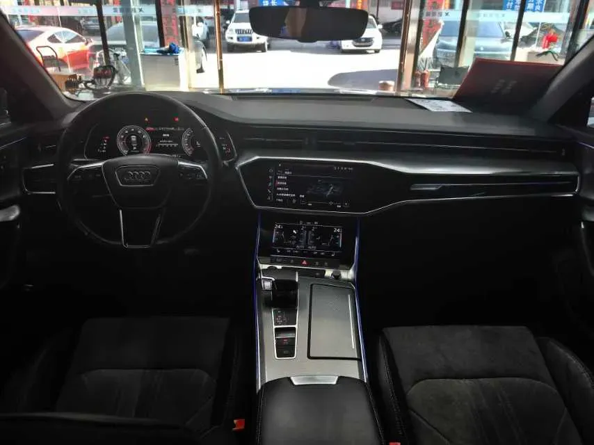 2022 Audi A6L 2.0T 224HP L4 7DCT,autocango,china used car exporter,china ev exporter,chinese used car exporter,chinese used ev exporter