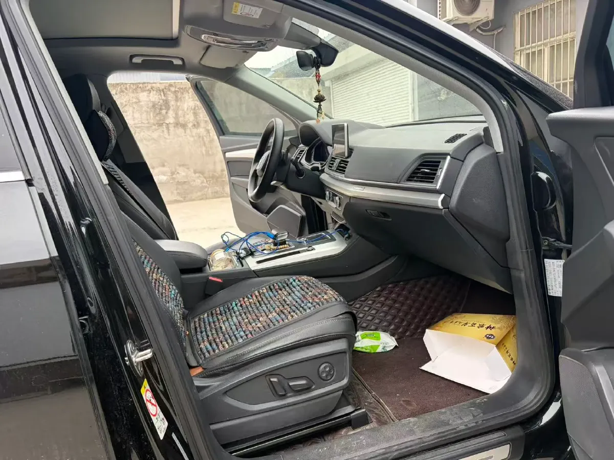 2020 Audi Q5L 2.0T 190HP L4 7DCT,autocango,china used car exporter,china ev exporter,chinese used car exporter,chinese used ev exporter