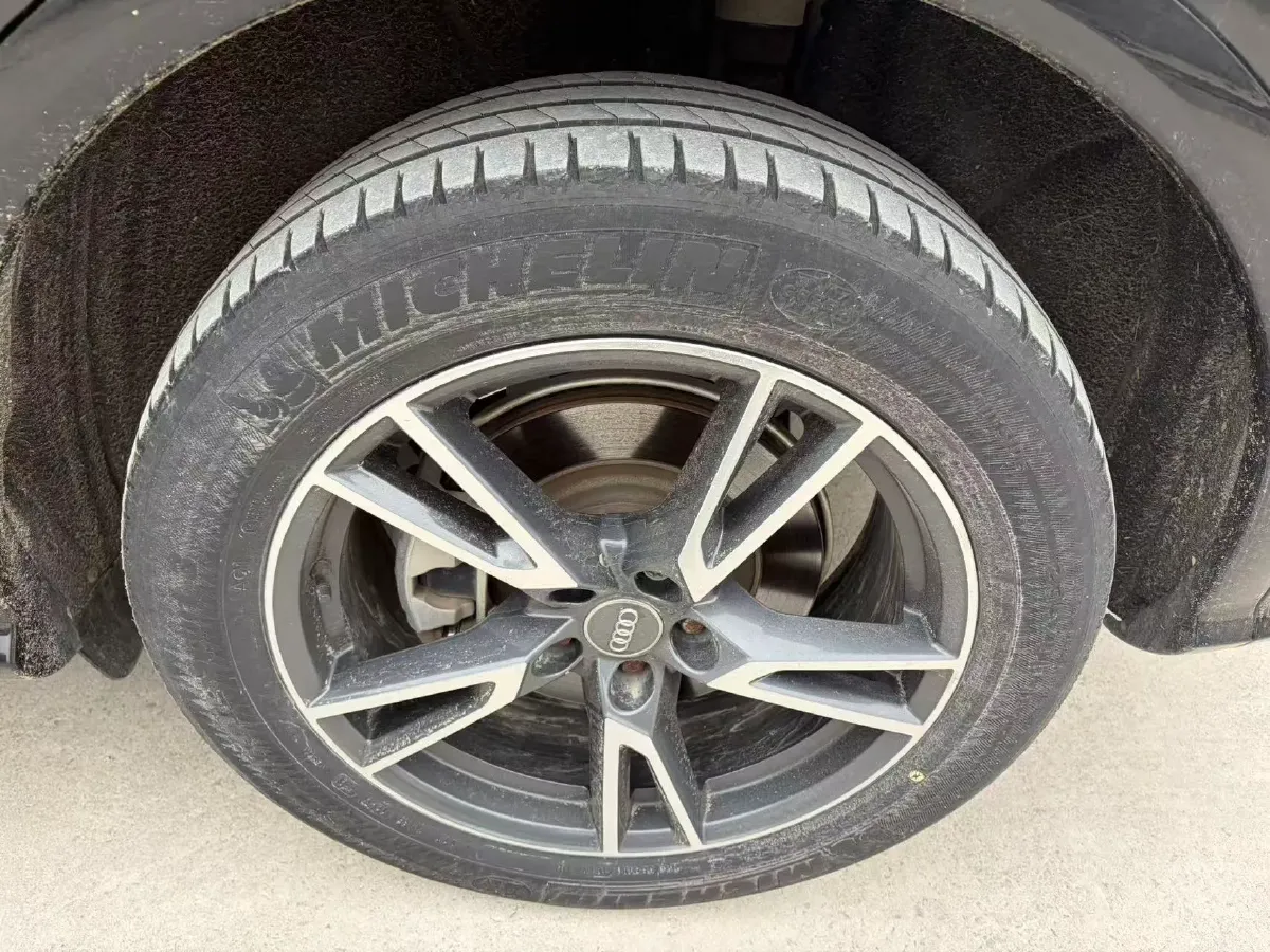 2020 Audi Q5L 2.0T 190HP L4 7DCT,autocango,china used car exporter,china ev exporter,chinese used car exporter,chinese used ev exporter