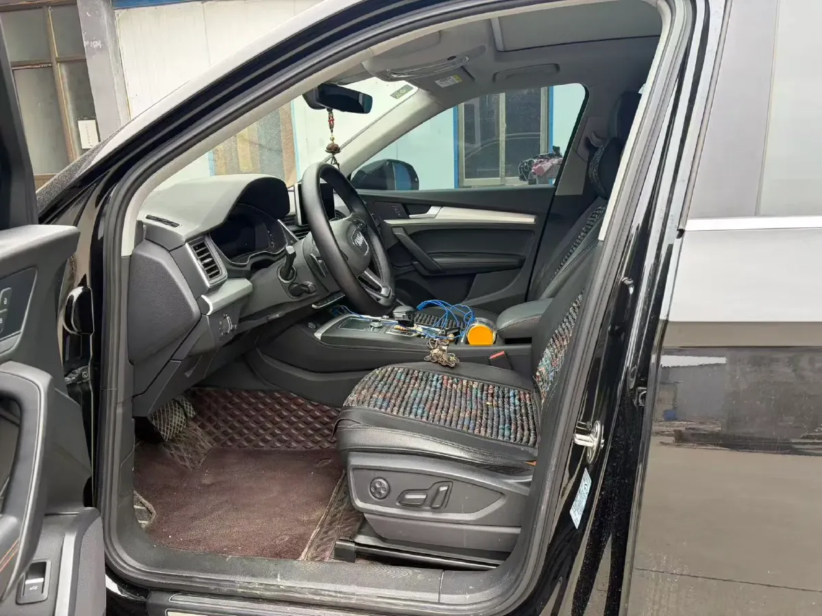 2020 Audi Q5L 2.0T 190HP L4 7DCT,autocango,china used car exporter,china ev exporter,chinese used car exporter,chinese used ev exporter