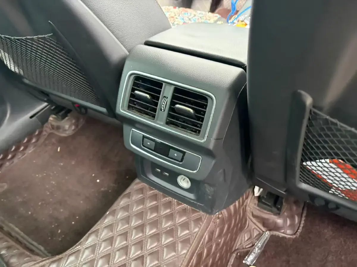 2020 Audi Q5L 2.0T 190HP L4 7DCT,autocango,china used car exporter,china ev exporter,chinese used car exporter,chinese used ev exporter