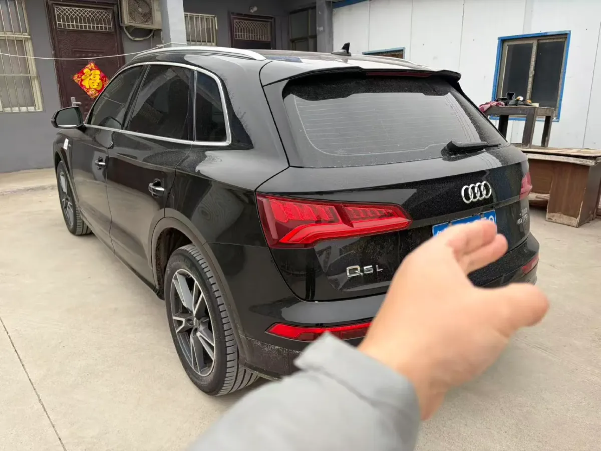 2020 Audi Q5L 2.0T 190HP L4 7DCT,autocango,china used car exporter,china ev exporter,chinese used car exporter,chinese used ev exporter