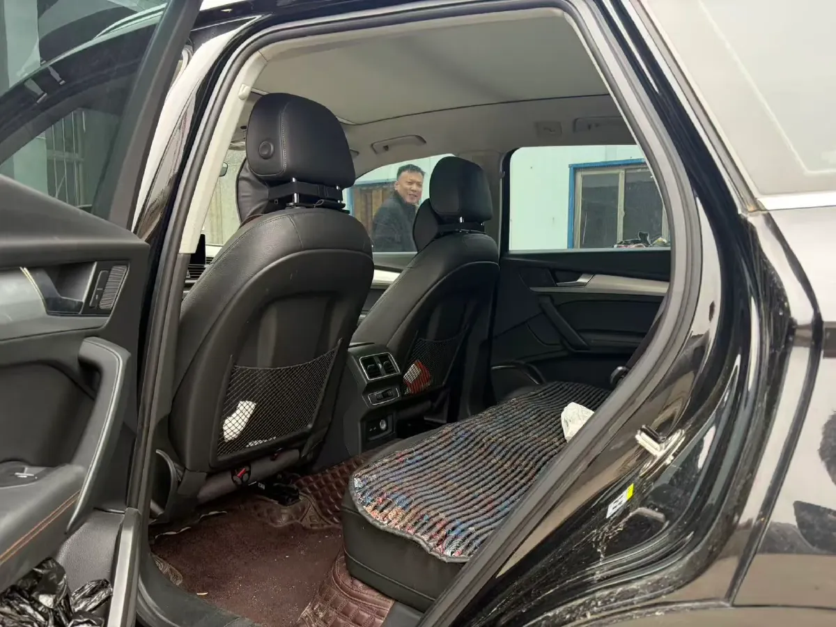 2020 Audi Q5L 2.0T 190HP L4 7DCT,autocango,china used car exporter,china ev exporter,chinese used car exporter,chinese used ev exporter