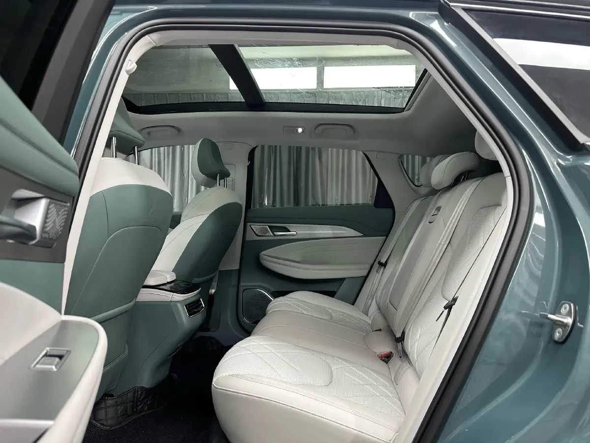 2023 ARCFOX αT BEV 65.6KWH,autocango,china used car exporter,china ev exporter,chinese used car exporter,chinese used ev exporter