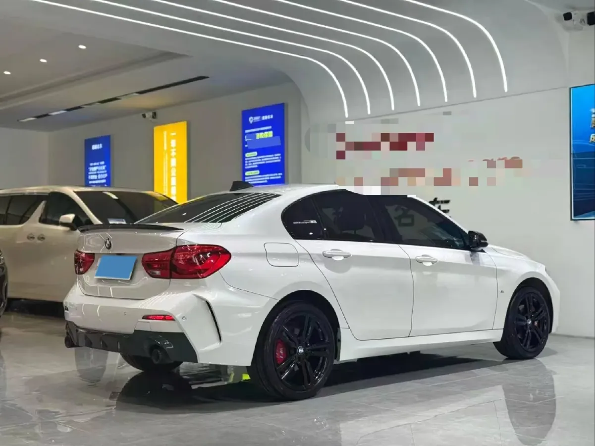 2022 BMW 1 Series 1.5T 140HP L3 7DCT,autocango,china used car exporter,china ev exporter,chinese used car exporter,chinese used ev exporter